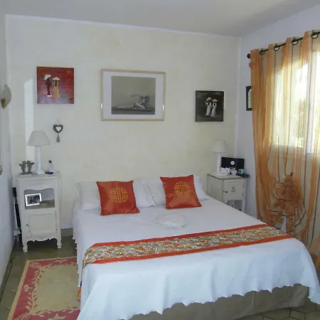 Cozy Holiday At Roquebrune-sur-argens With Pool Semesterbostad