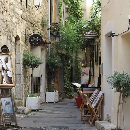 Semesterbostad Cozy Holiday At Roquebrune-sur-argens With Pool Roquebrune-sur Argens